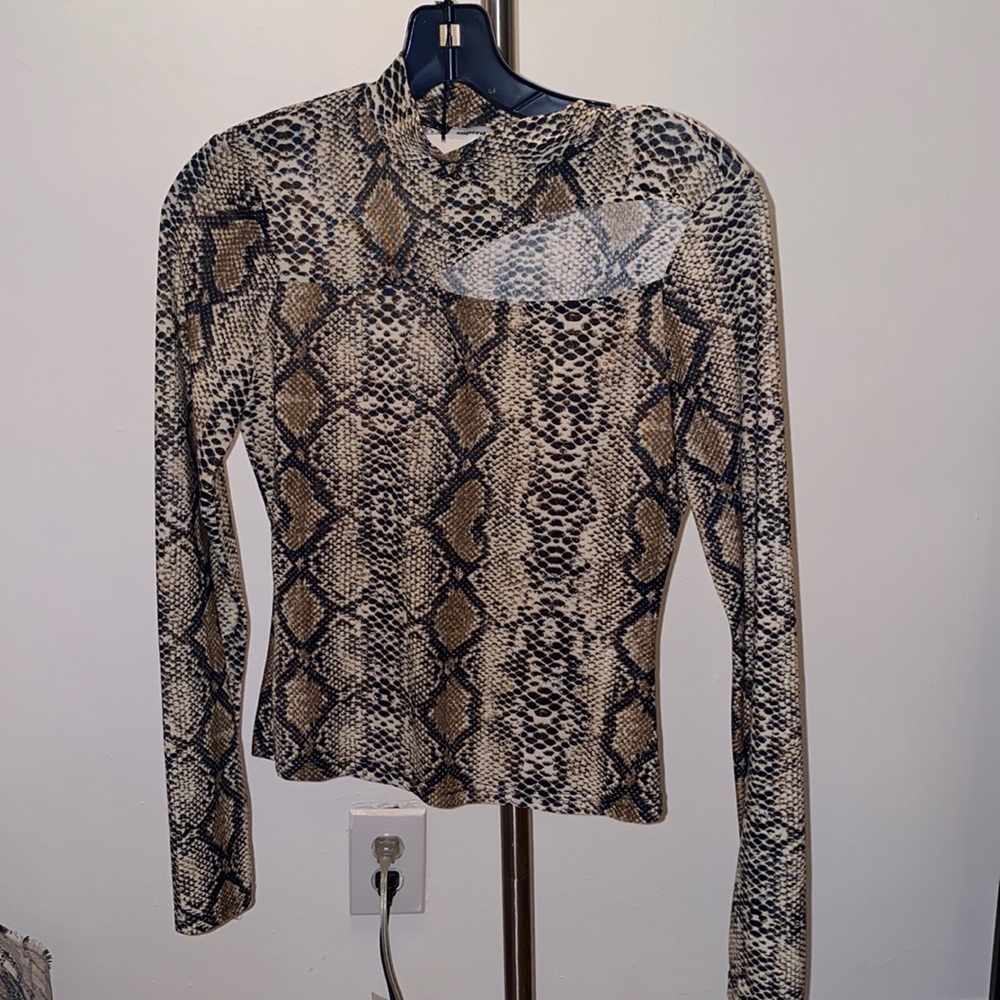 Snake print top
